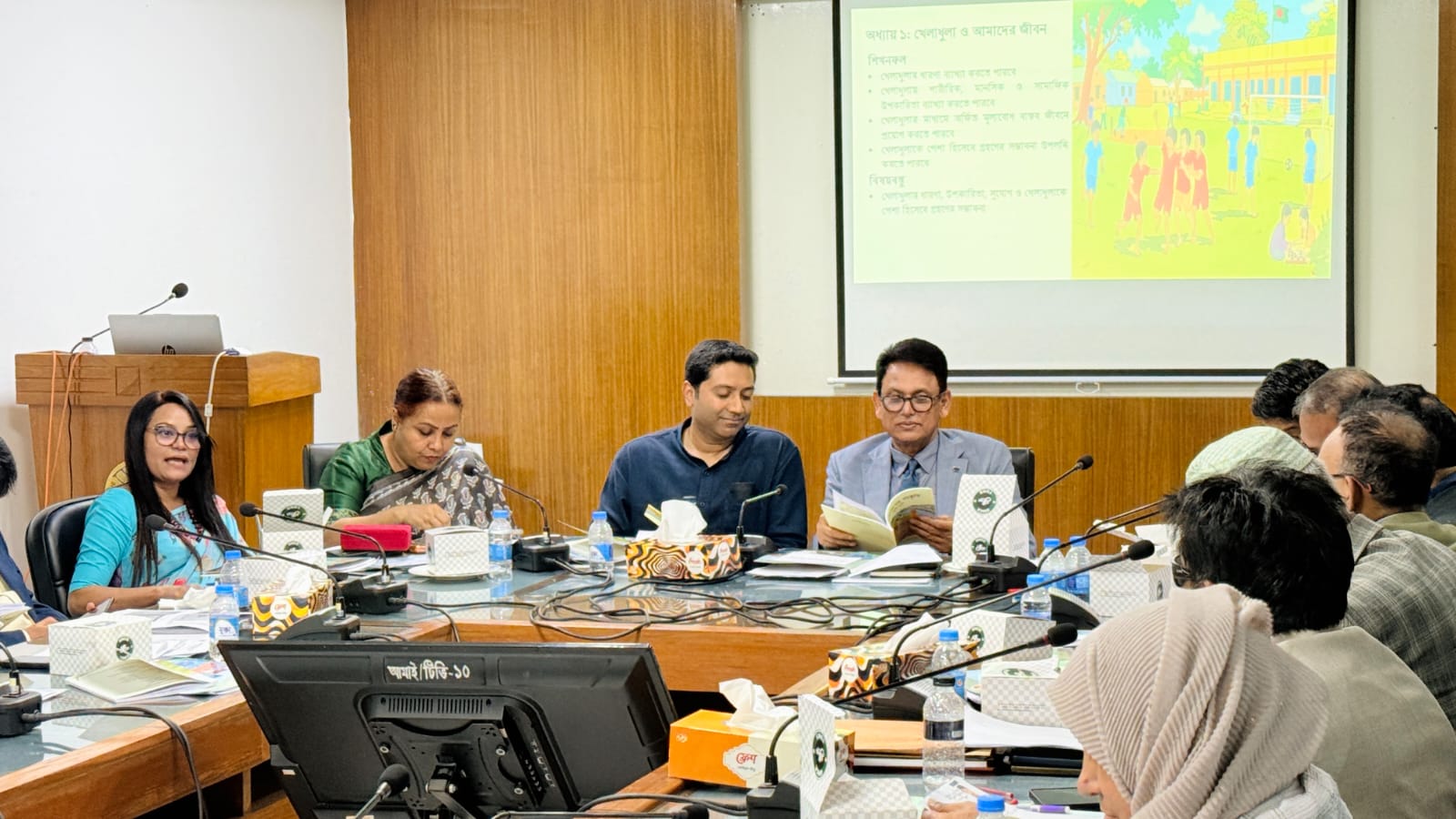 চতুর্থ ও ষষ্ঠ শ্রেণির জন্য অনুমোদন পেল চারটি নতুন পাঠ্যবই