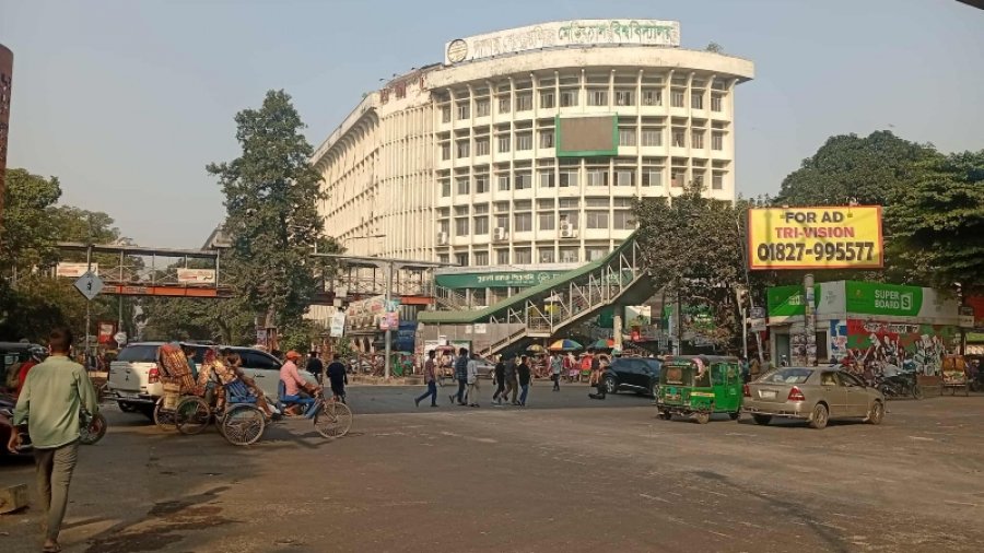 আওয়ামী লীগের লকডাউন: রাজধানীতে যান চলাচল সীমিত, নেই যাত্রীদের ভিড়