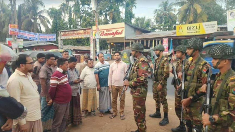 সারা দেশে যৌথ বাহিনীর অভিযানে গ্রেফতার ৩৩