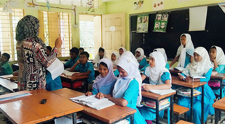 পেশার বাইরেও ৩৭ কাজ করেন শিক্ষকরা