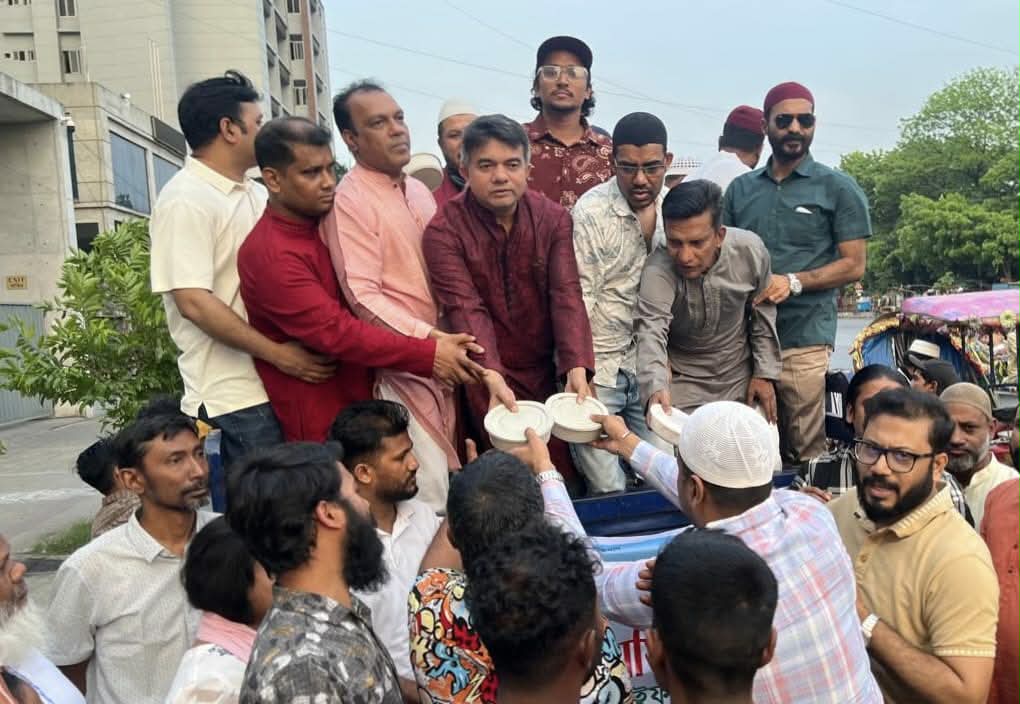 বঙ্গবন্ধুর জন্মদিনে ঢাকায় অসহায় দুস্থদের মাঝে খাদ্যসামগ্রী বিতরণ